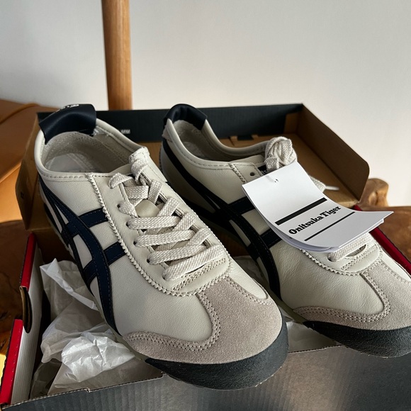 Onitsuka Tiger Cream and Black Sneakers Retro Style - Picture 2 of 8